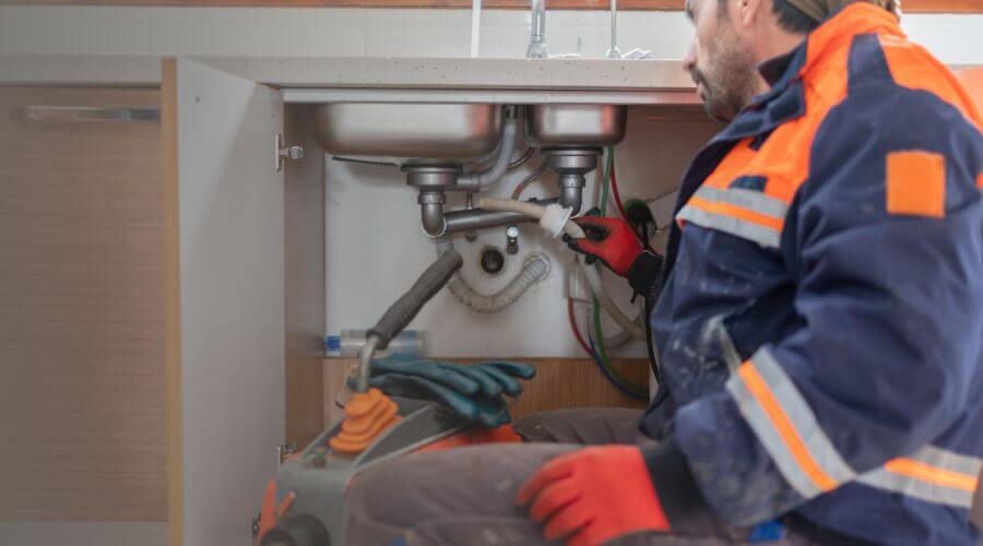 Local tankless water heater installation in Cranfills Gap, TX